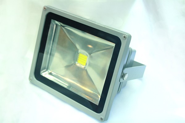 30-watt LED Flood Light - 12V DC/AC 30-watt LED Flood Light - 12V DC/AC